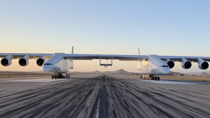Самый большой в мире самолет успешно совершил рекордный испытательный полет