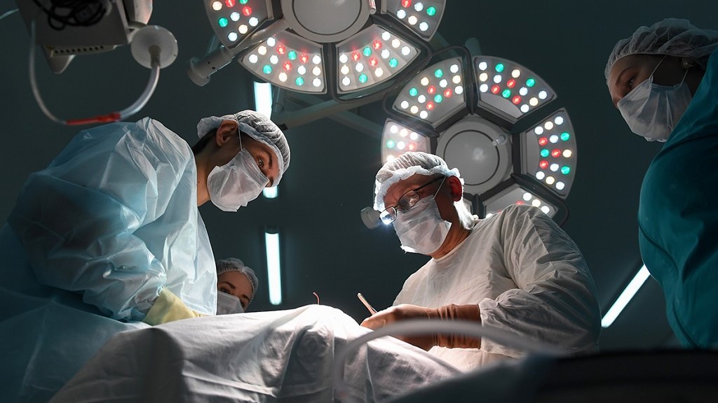 Младенца с кишечником в грудной клетке спасли самарские врачи