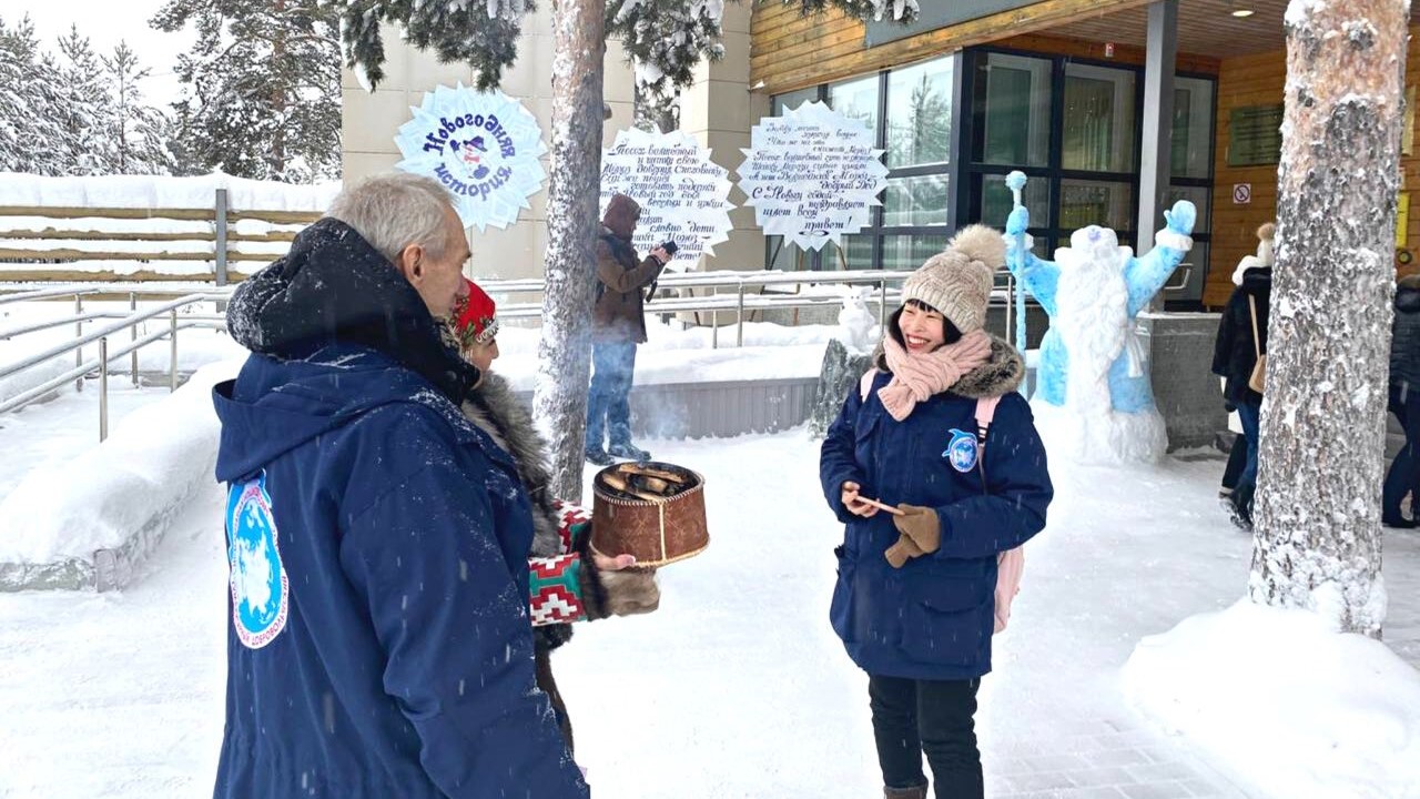 Японского волонтера восхитила русская зима в ХМАО