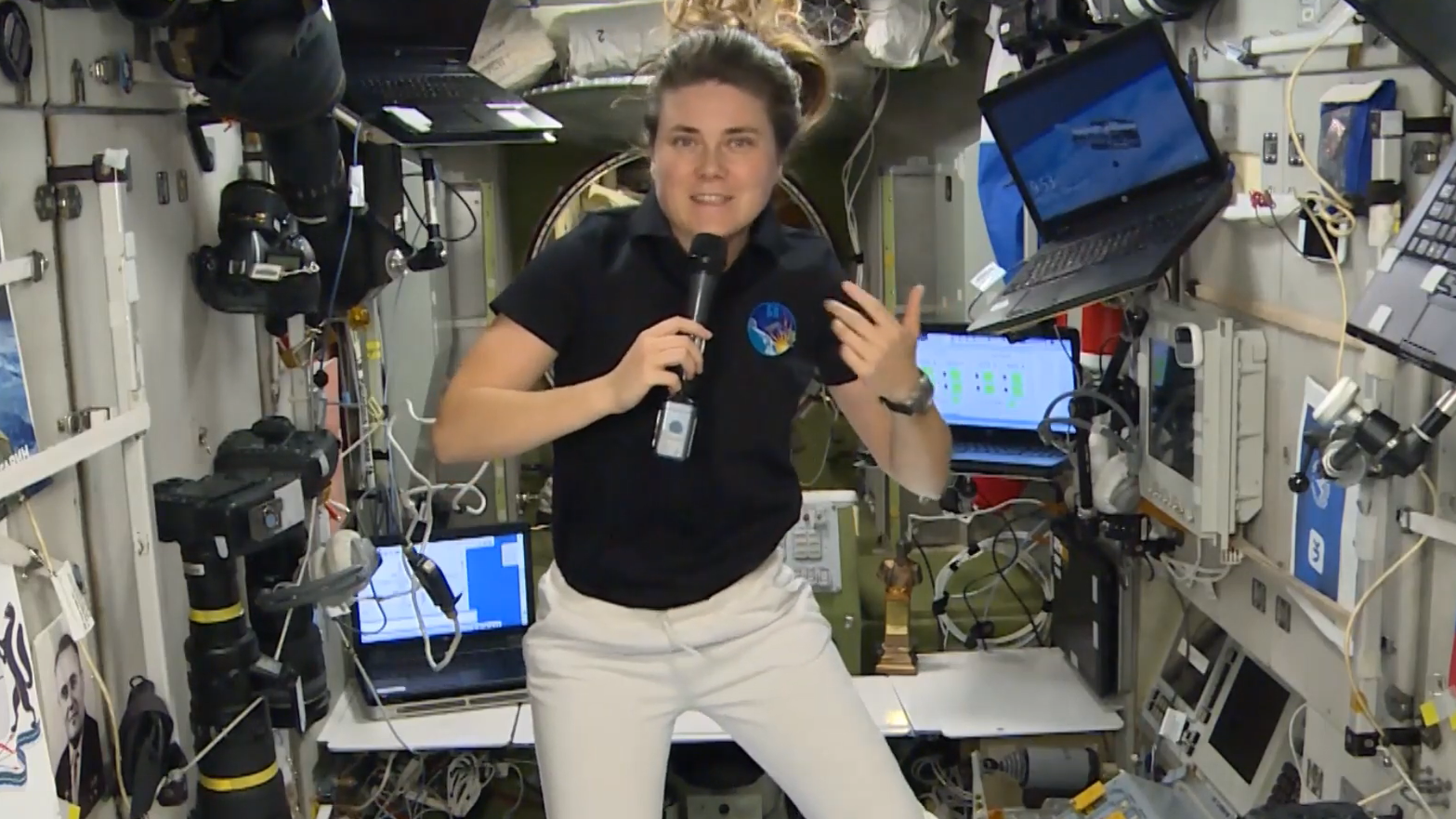 Астронавт Анна Кикина ответила на вопросы школьников из космоса