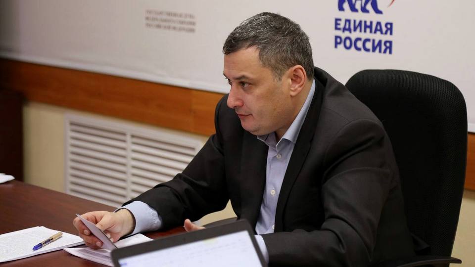 В Госдуме назвали фейком информацию о задержании по подозрению в убийстве сына депутата ГД от КПРФ