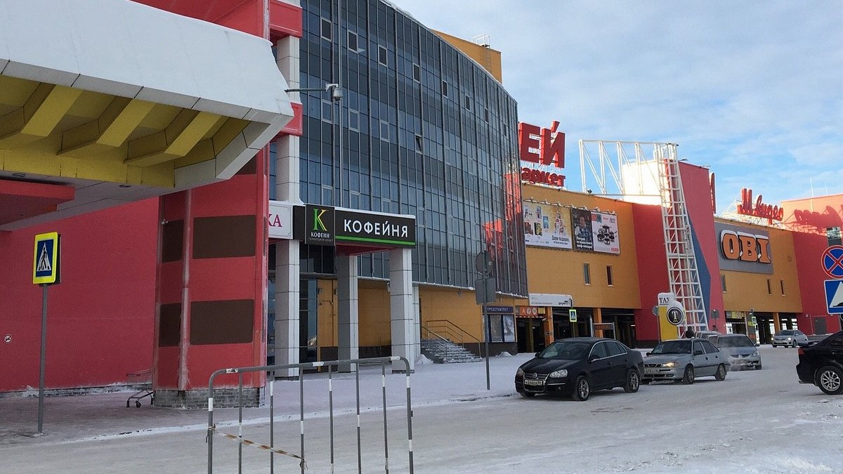 Парковочные места у торговых центров Сургута могут стать платными