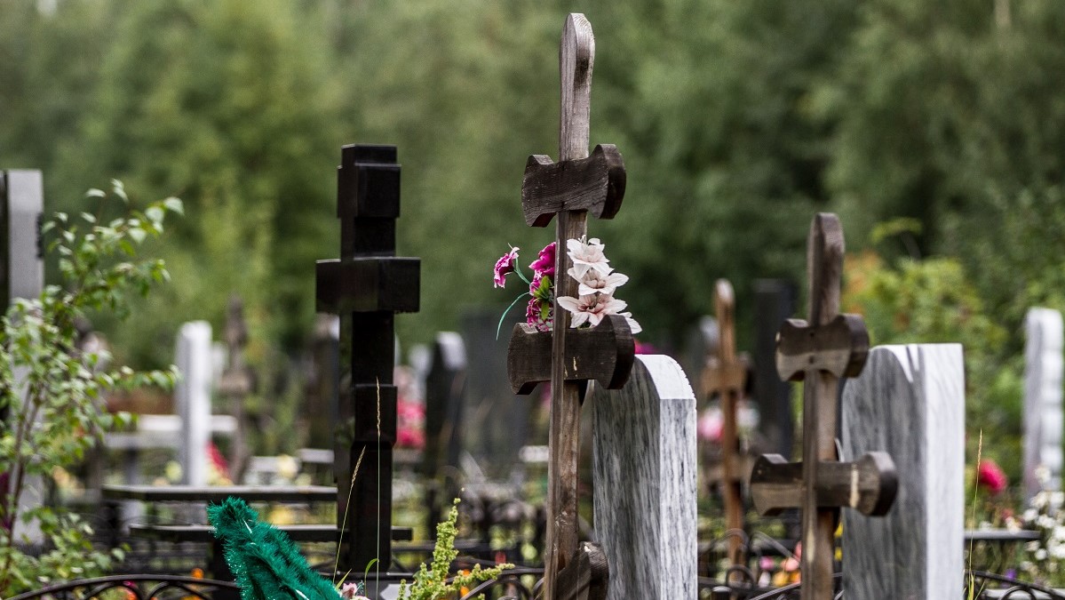 Жители Сургута пожаловались на работу городского кладбища