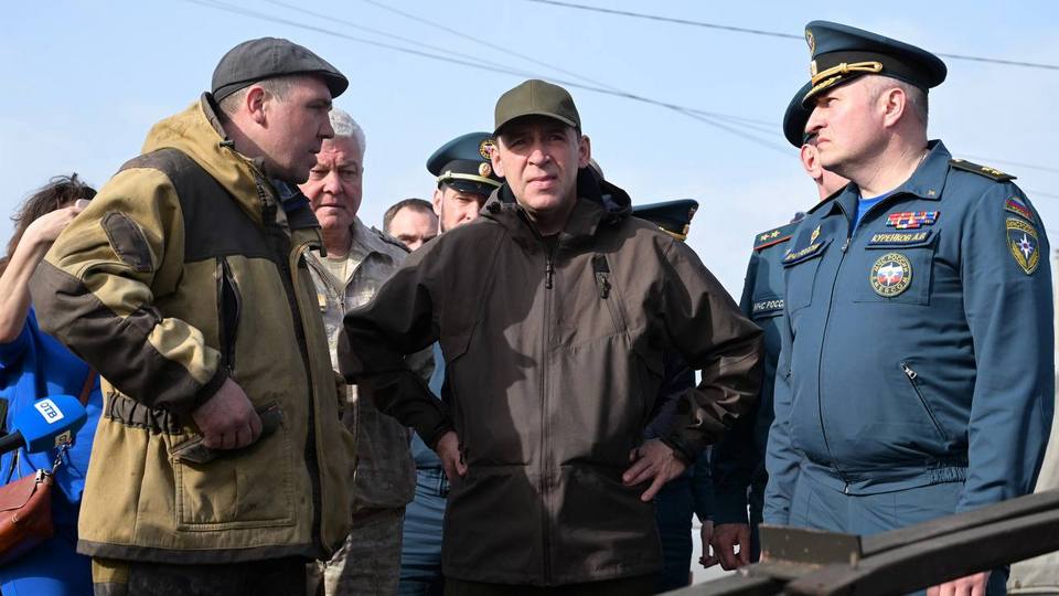 "Сто процентов всем поможем": Куйвашев спасает свой губернаторский рейтинг после пожара в Сосьве