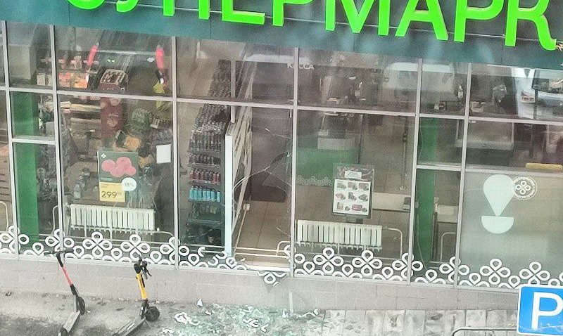 Стали известны подробности ограбления магазина "Перекресток" в Екатеринбурге