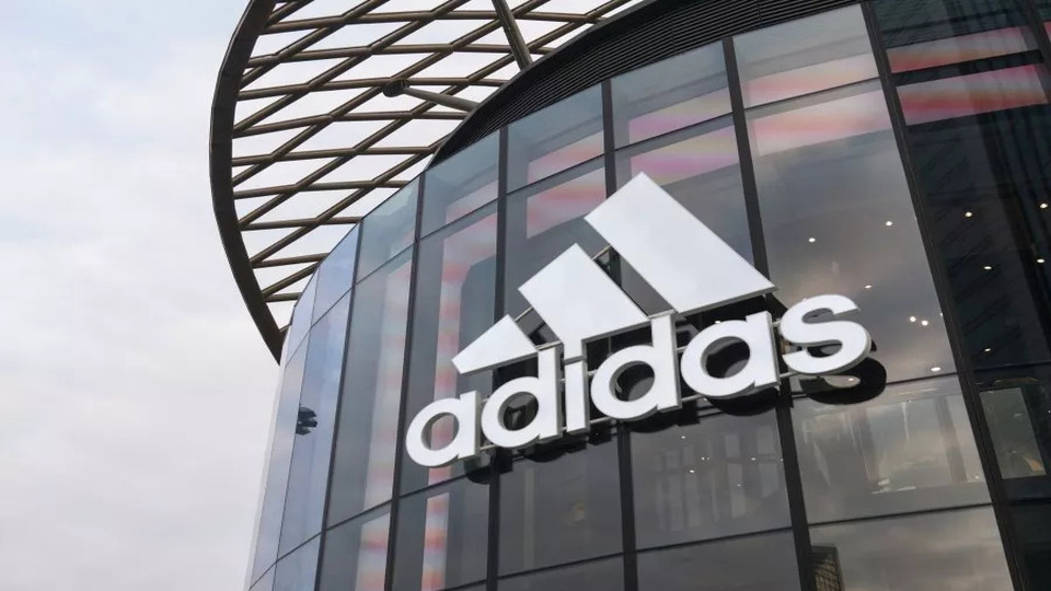 Эксперты заявили о возможном перезапуске магазинов Adidas в России