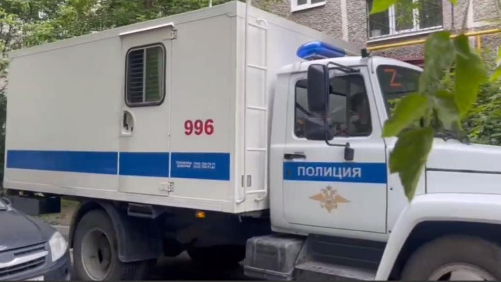 Опекуна погибшего в Екатеринбурге ребенка отправили под стражу
