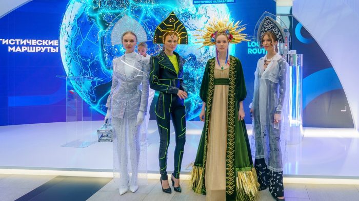 Делегация Югры представила культурные традиции округа на экономическом форуме в Петербурге
