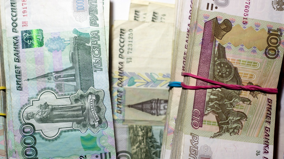 В Хабаровске вооруженный мужчина ограбил банк и вынес 13 млн рублей