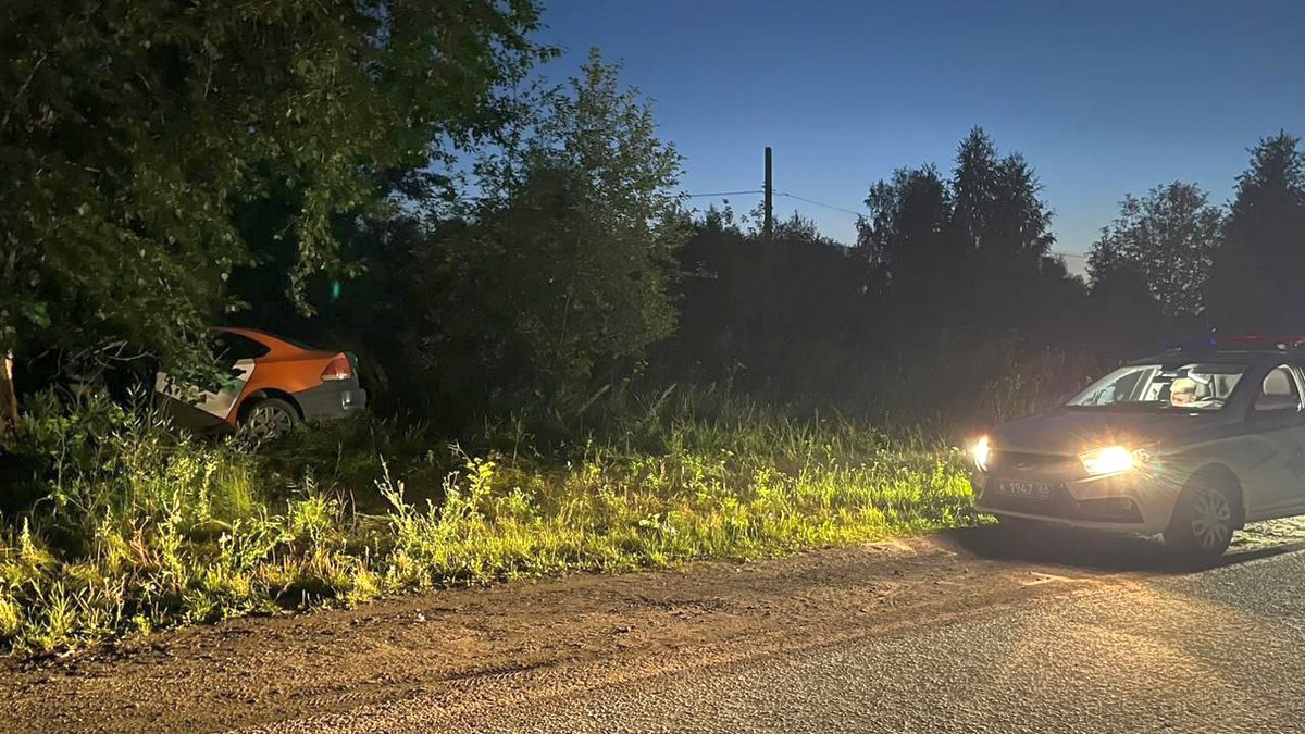 В Свердловской области подростки попали в ДТП с каршеринговым автомобилем