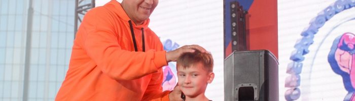 Миллион рублей за отжимания получил 8-летний спортсмен из Каменска-Уральского