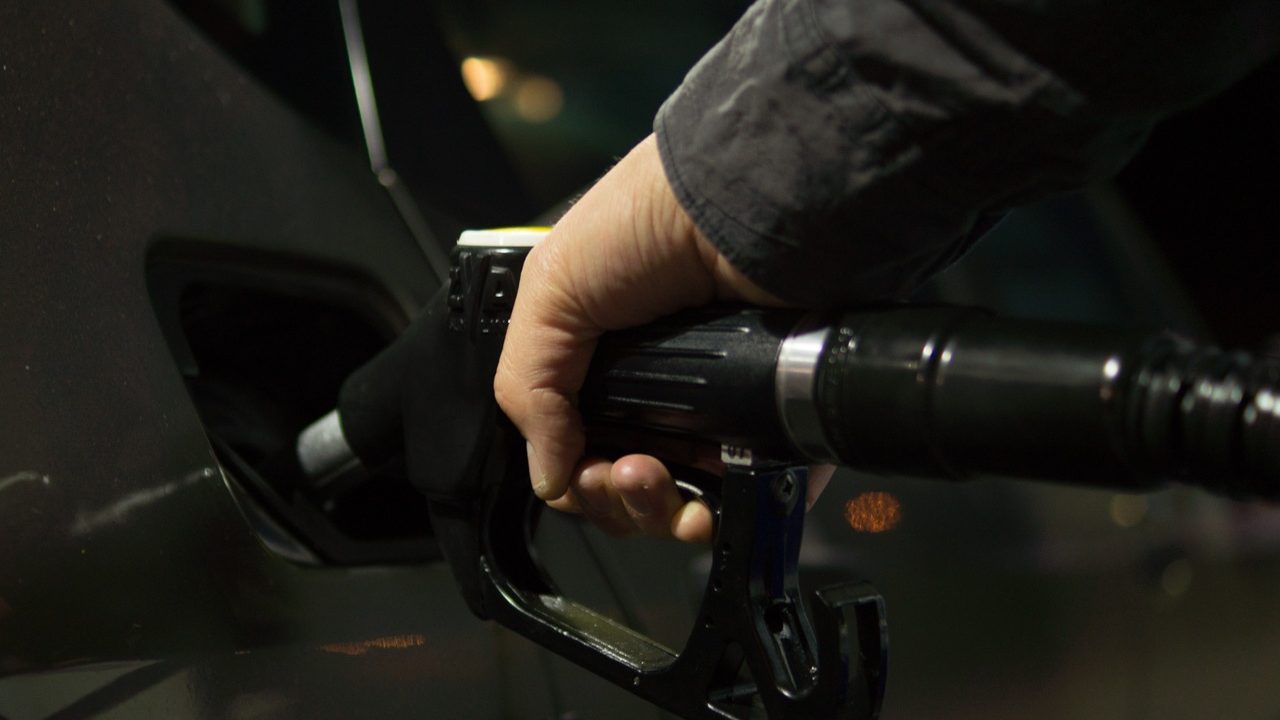 В Свердловской области продолжают расти цены на бензин и дизтопливо