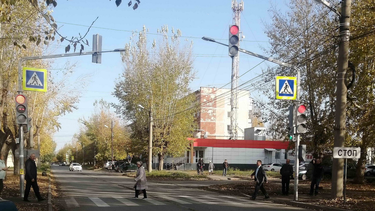 Светофор для пешеходов за 1,2 млн рублей установили в Каменске-Уральском