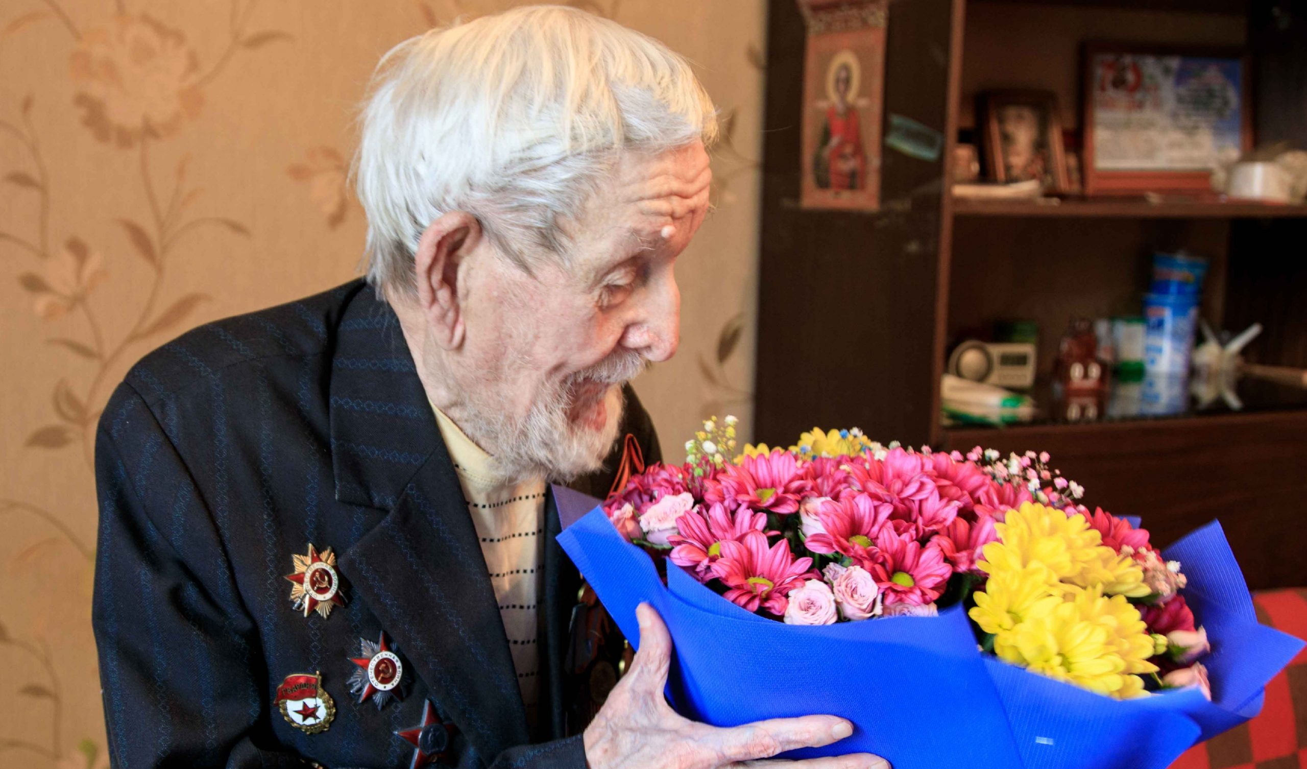 На Урале 100-летнего ветерана поздравила 101-летняя участница ВОВ