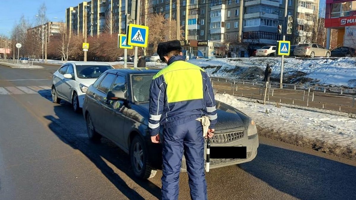 На Урале неопытный водитель сбил двухлетнего малыша на пешеходном переходе