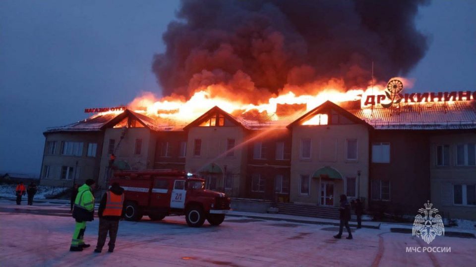 огонь уничтожил новую гостиницу