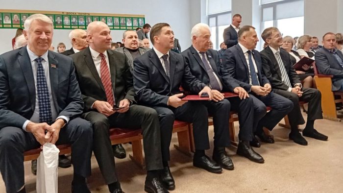 Инаугурацию главы Каменского района посетили первые лица Свердловской области