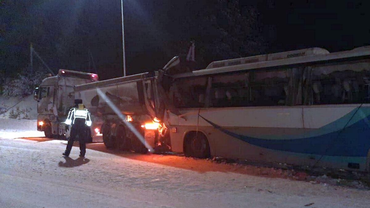 Стали известны подробности смертельного ДТП с автобусом и грузовиком под Нижним Тагилом