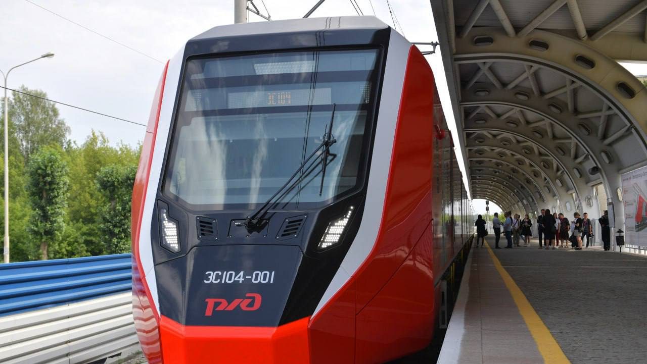 Дополнительный электропоезд из Екатеринбурга в Каменск-Уральский запустят с 13 апреля