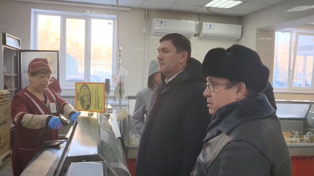 Замгубернатора Свердловской области Шмыков снова проверил цены на яйца и мясо птицы