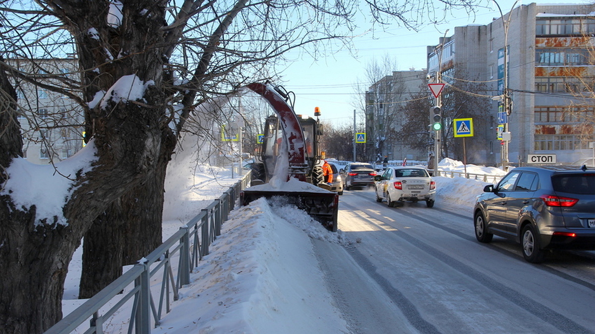 Более 9 тысяч кубометров снега вывезли с улиц Каменска-Уральского за неделю