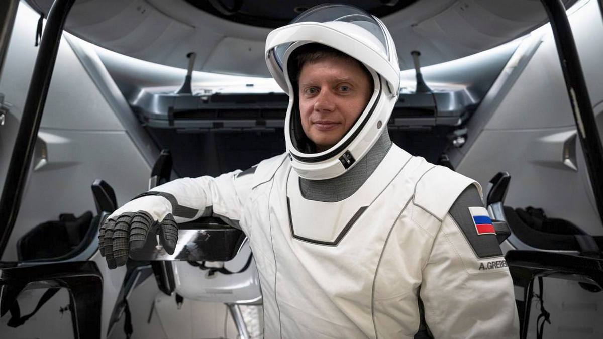 Российский космонавт Александр Гребенкин отправился к МКС на Crew Dragon