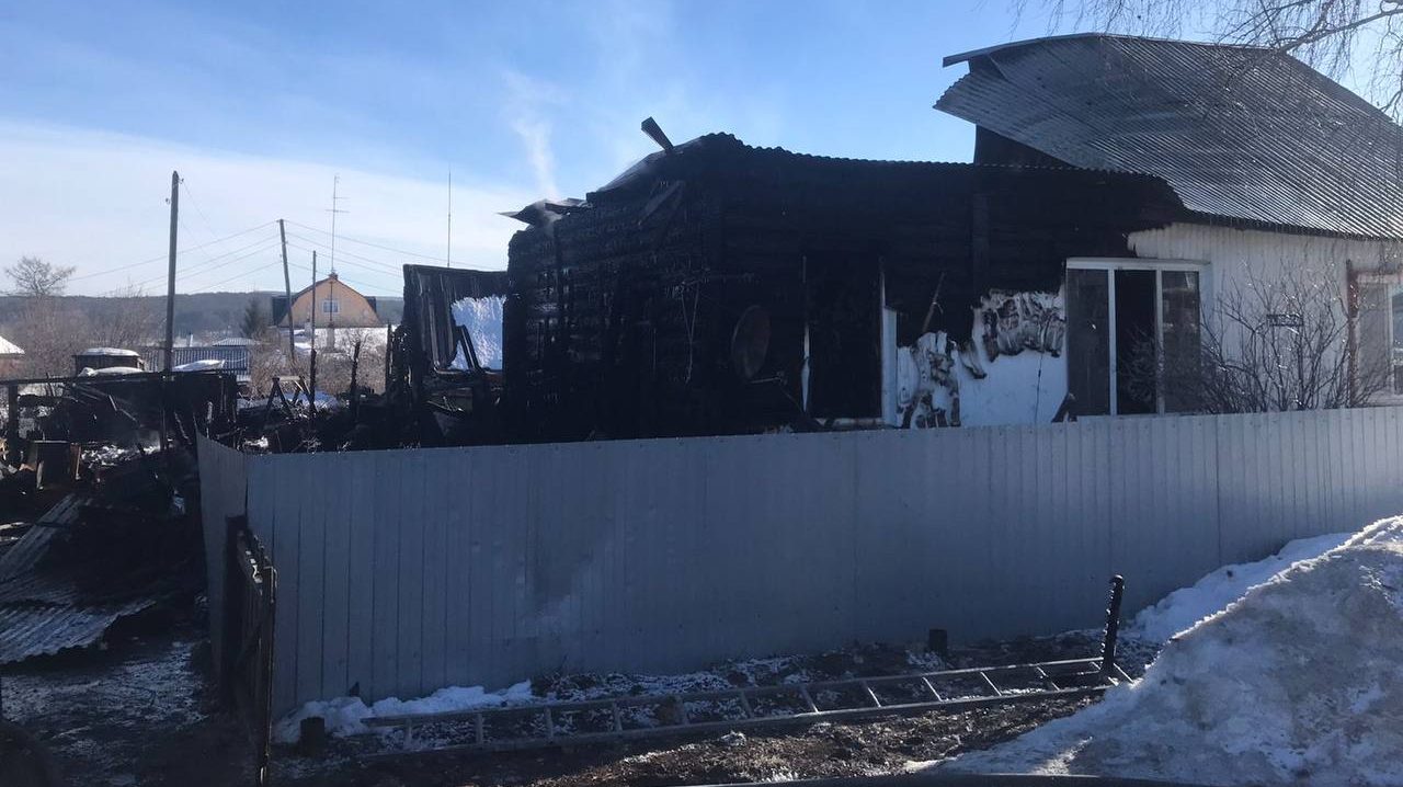 Стали известны причины страшного пожара на Урале, где погибла многодетная семья