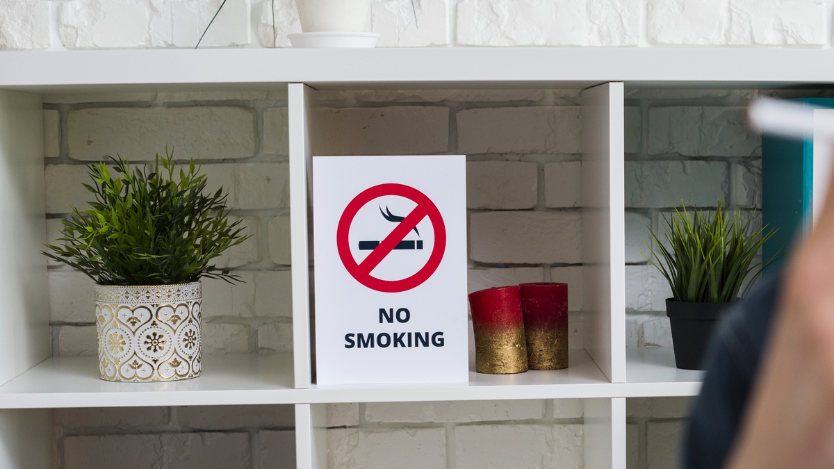 Запрет на продажу табака лицам до 21 года одобрен правительством Ирландии