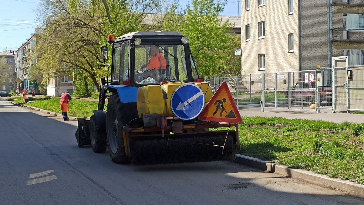 Продолжается активная уборка дорог в Каменске-Уральском