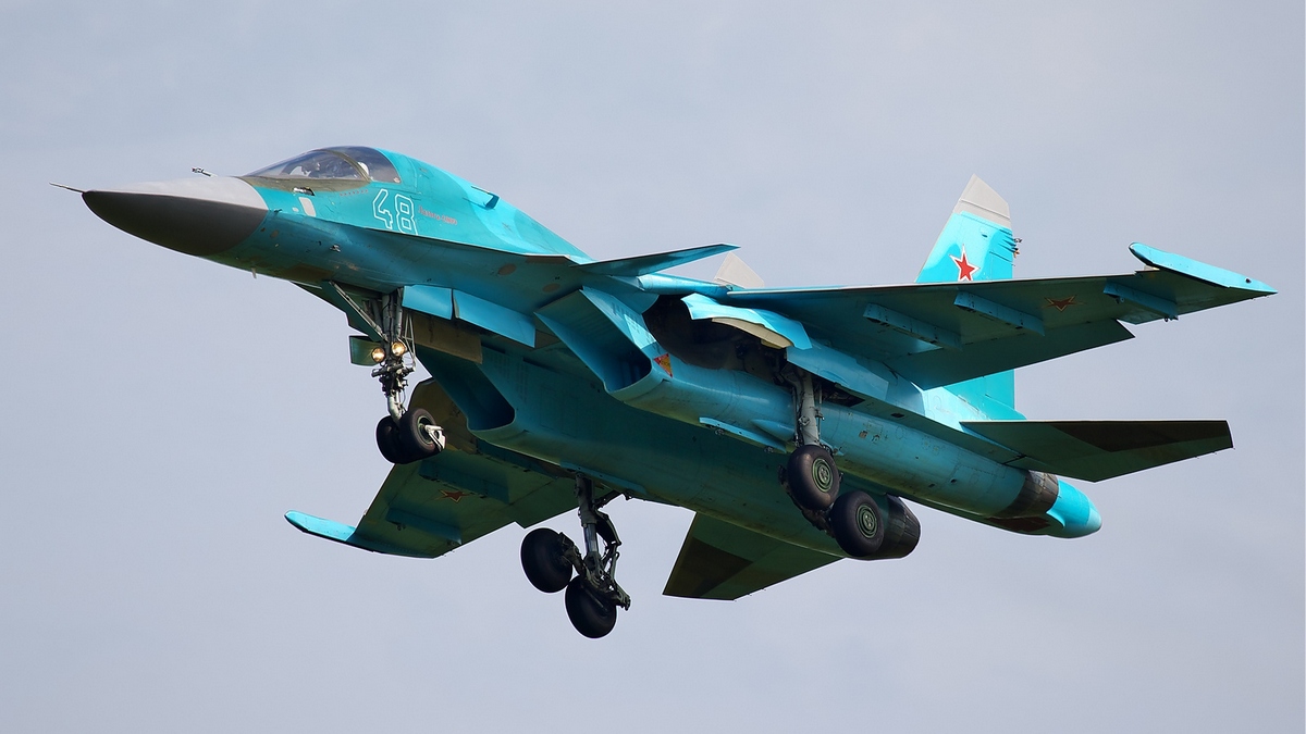 Самолет Су-34 ВКС России потерпел крушение в горах Северной Осетии
