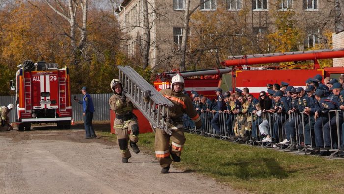 Каменские спасатели вновь стали лучшими в Свердловской области